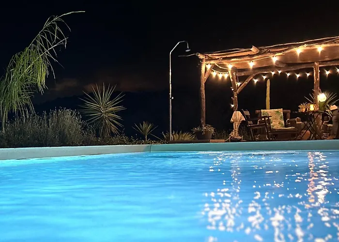 Cabana Rustica En Un Rancho Con Caballos, Prado Del Rey, Andalucia