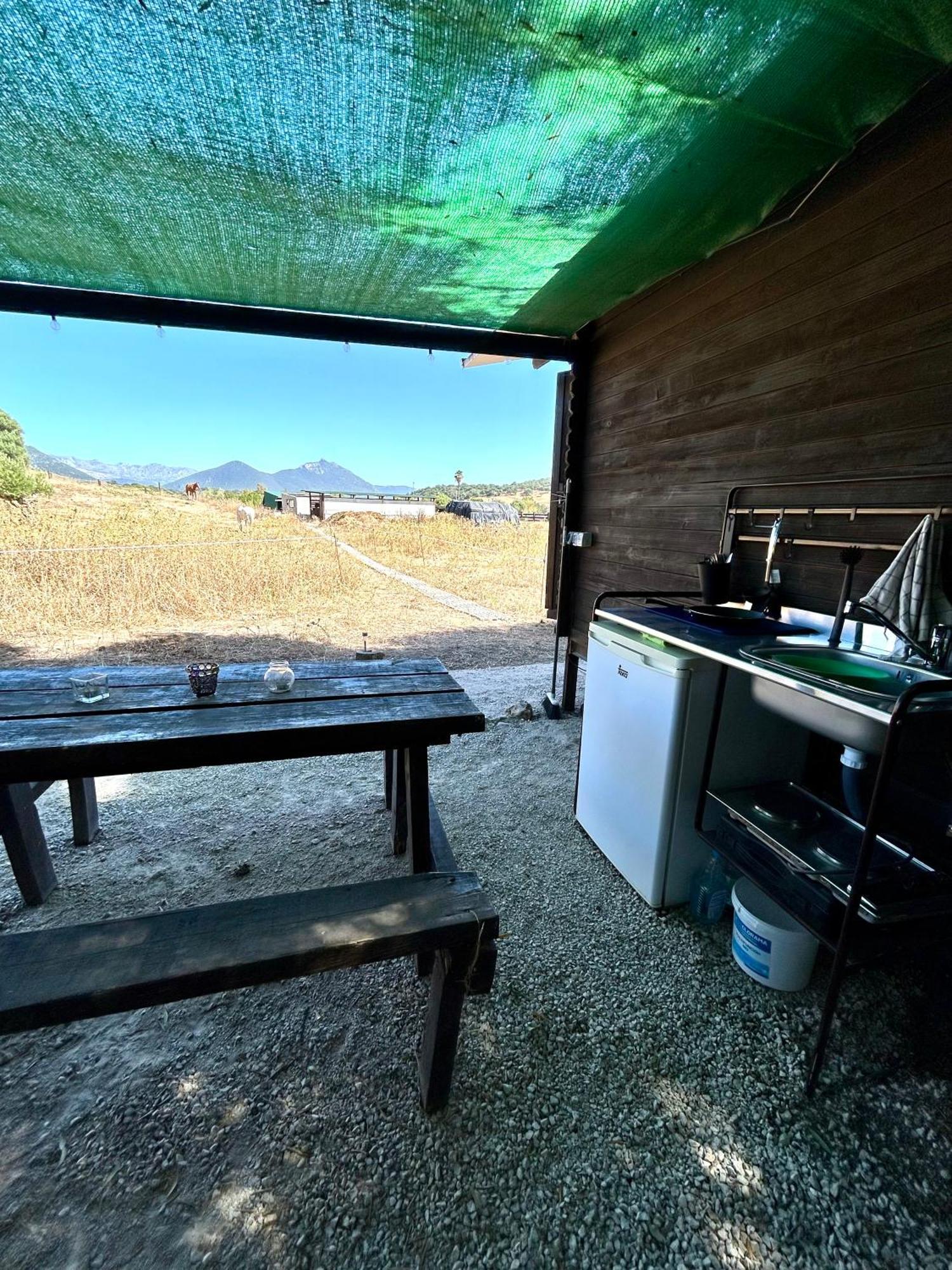Rustica En Un Rancho Con Caballos, Prado Del Rey, Andalucia *